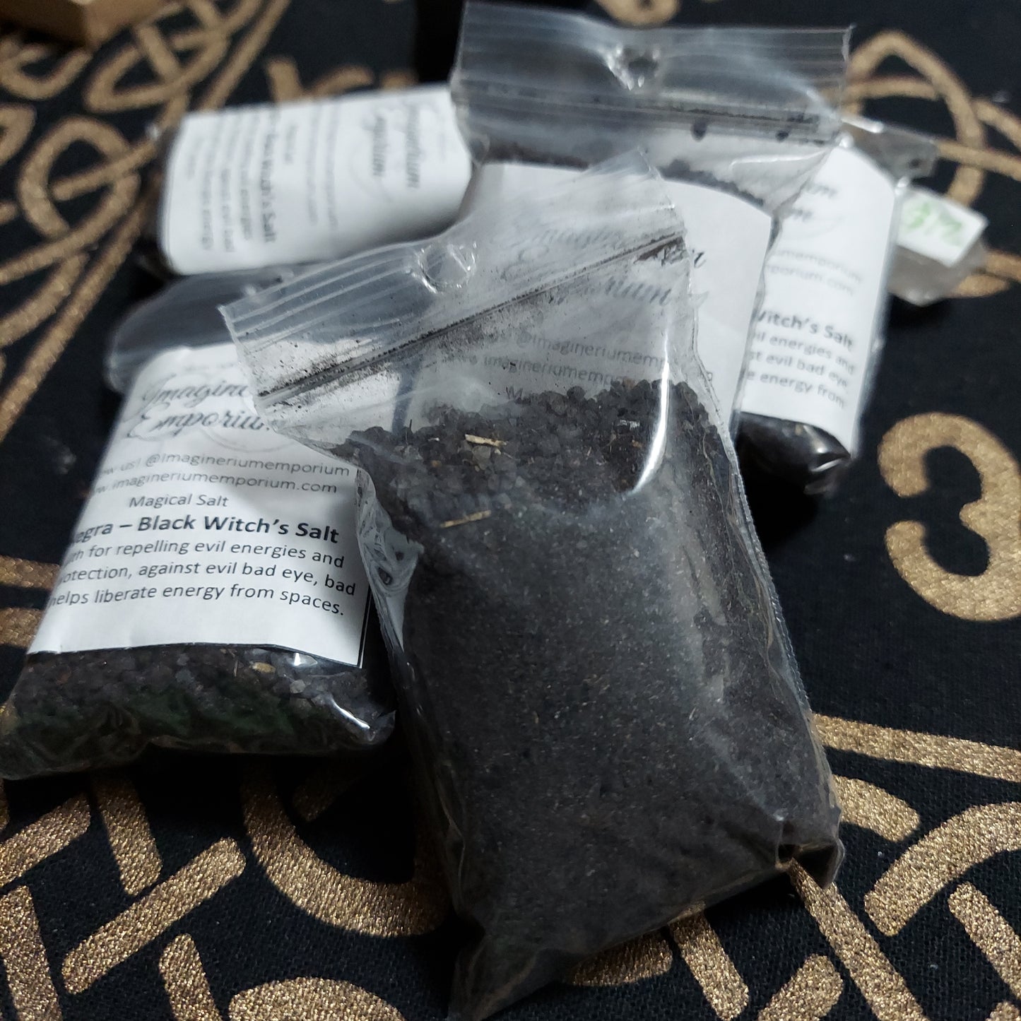 Magical Powders and Salts - Witches Black Salt