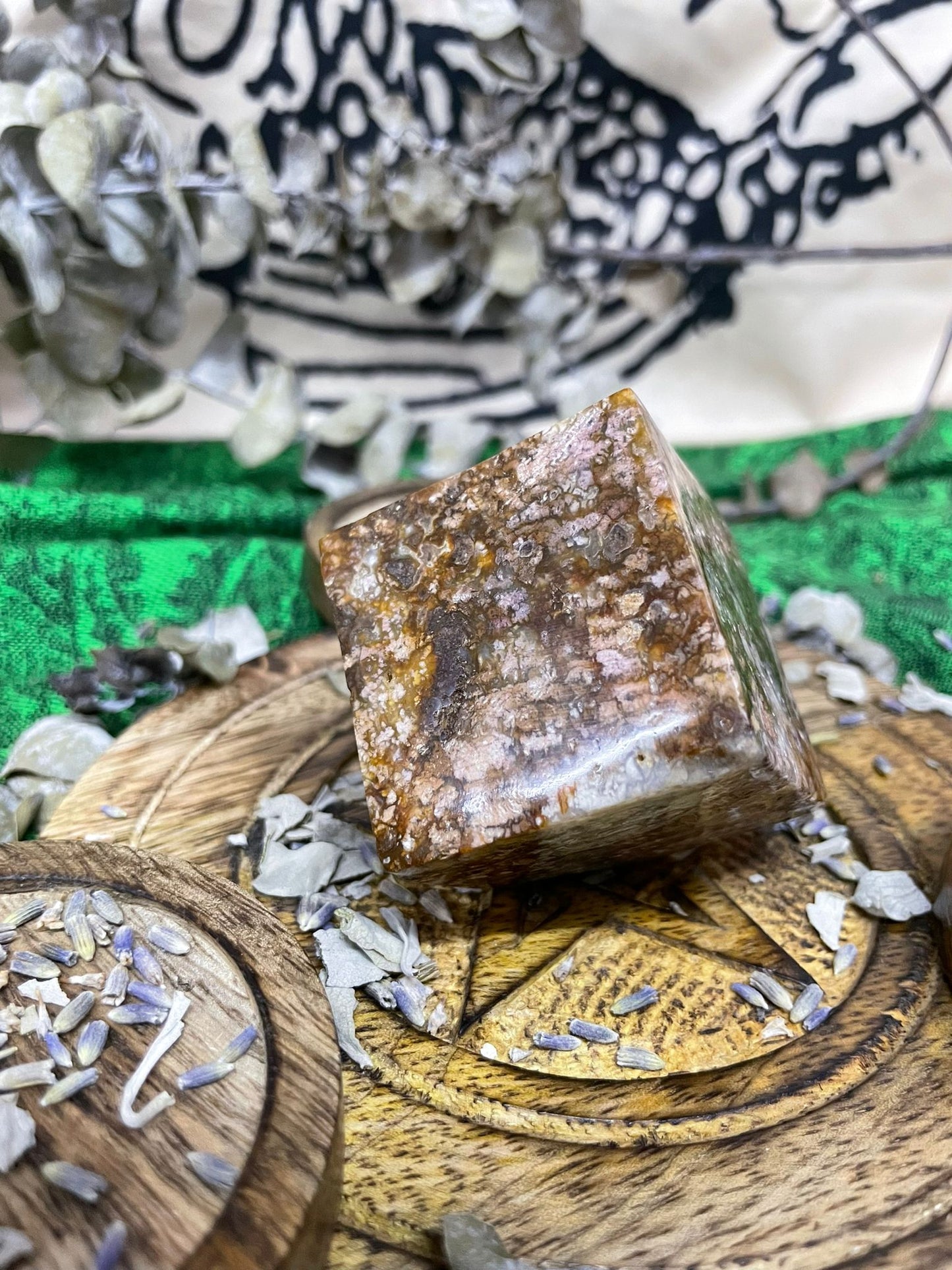 Amber Flower Agate Cubes carving